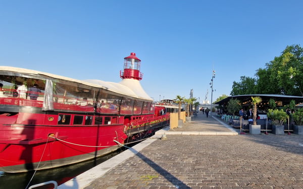 Le Bateau Phare