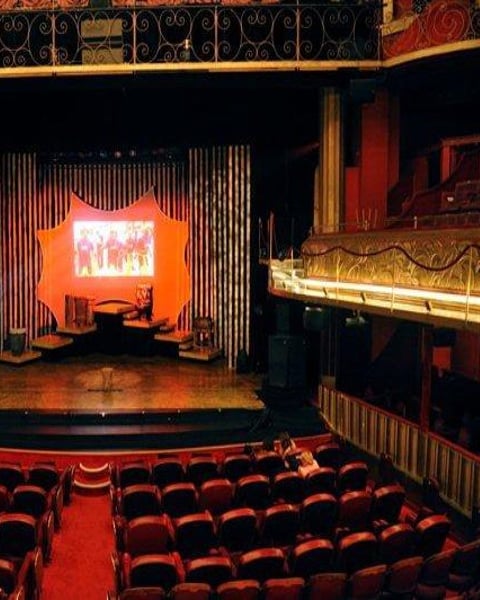 Les Folies Bergère