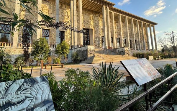 Palais de la Porte Dorée