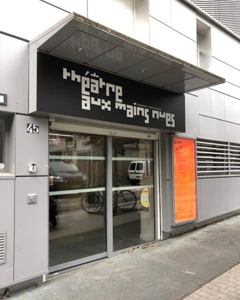Théâtre aux Mains Nues