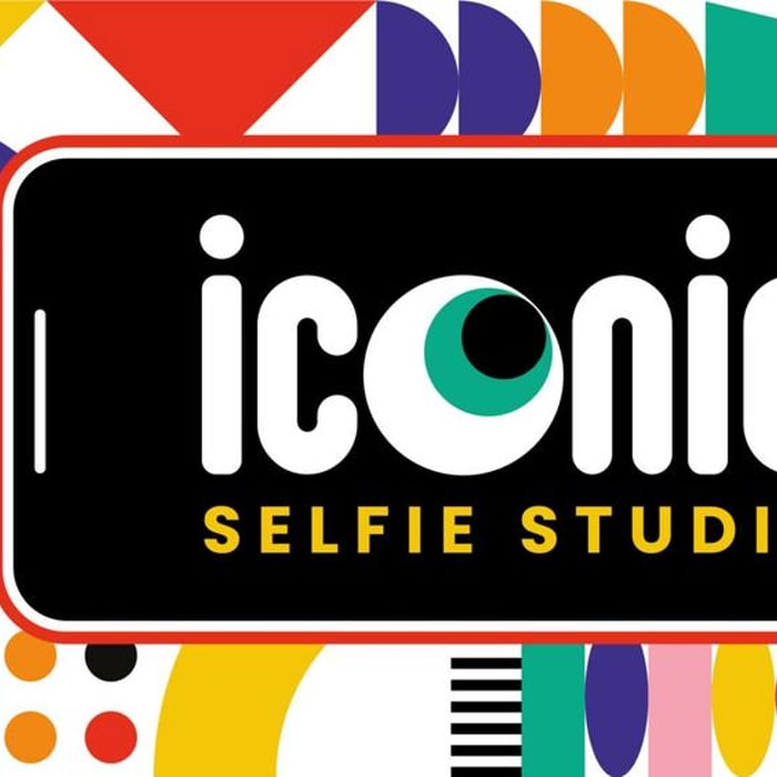 Iconic Selfie Studio