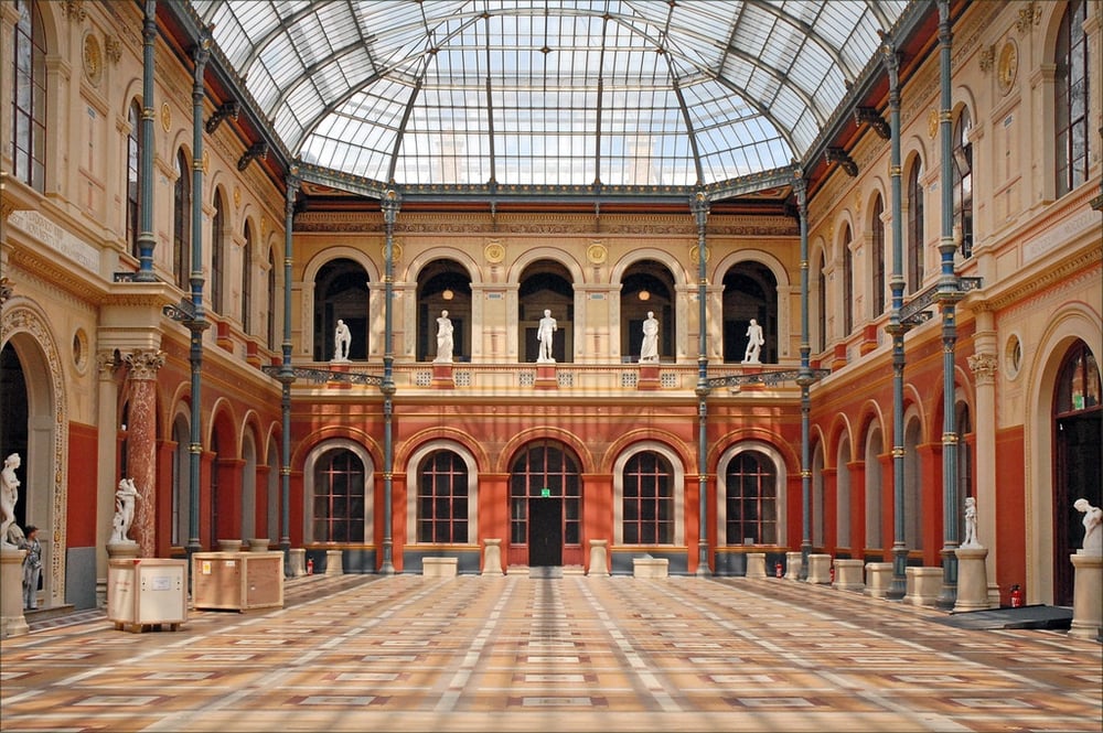 Cour du palais des études de l'école des beaux arts