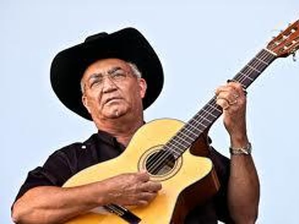 Eliades Ochoa