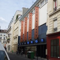 façade de l'entrepôt