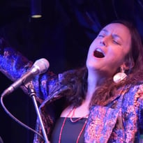 Voix au pluriel : Jazz de demain, Ninon Valder
