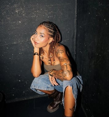 Shaïna Pronzola en live acoustique