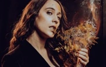 Leïla Duclos, Fille du Feu