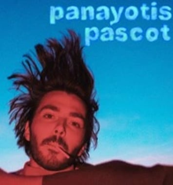 Panayotis Pascot : Entre les deux