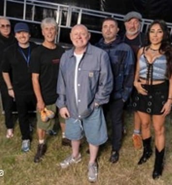 Happy Mondays + 1ère partie : Trampolene