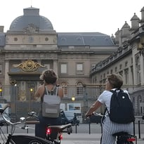 Paris Evening City of Lights Small Group Bike Tour & Boat Cruise