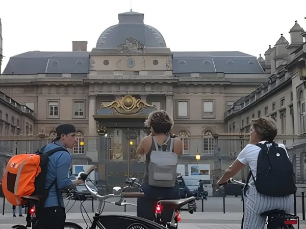 Paris Evening City of Lights Small Group Bike Tour & Boat Cruise
