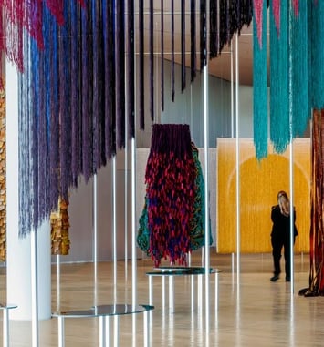 Exposition 'Olga de Amaral' à la Fondation Cartier