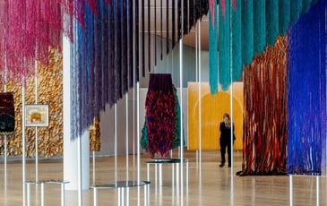 Exposition 'Olga de Amaral' à la Fondation Cartier