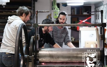 Atelier du Merle, du Brave et du Bovin, atelier de gravure en taille-douce et d'impression, gravures d'art et d'artisanat, papeterie, timbres