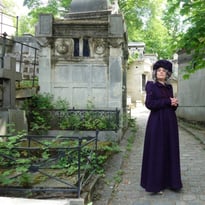 Visite insolite le cimetière du Père Lachaise conté par la Grande Sibylle