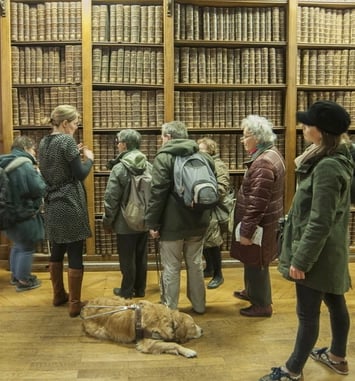 Visite descriptive et tactile des Grands Dépôts des Archives nationales pour le public mal-voyant