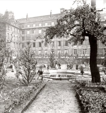 Visite libre de l'exposition et initiation à la langue des signes à l'Institut des sourds de Paris