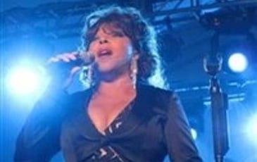 Leslie Lewis Sing Swing