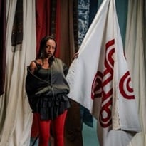 Ÿend : la dame du fond