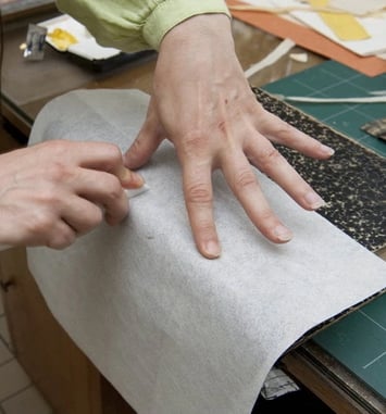 Visite de l'atelier de restauration, reliure et dorure des Archives nationales
