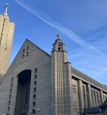 Visite guidée du Sanctuaire de Notre Dame de Fatima, Église votive de la Libération de Paris