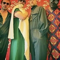 Lova Lova : Guembri Superstar