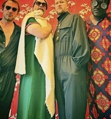 Lova Lova : Guembri Superstar