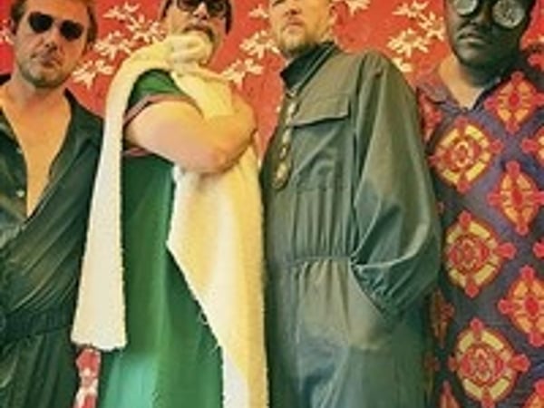 Lova Lova : Guembri Superstar