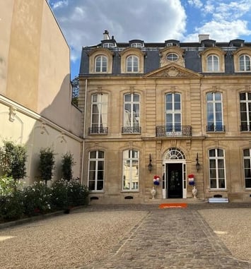 Visite de la résidence de l'ambassadeur des Pays-Bas à Paris, l'hôtel d'Avaray