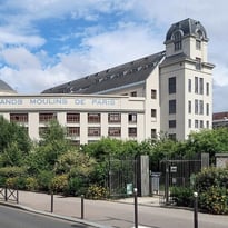 Visite de la bibliothèque des Grands Moulins
