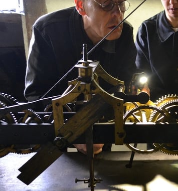 Rencontre avec la Maison Lepaute : les coulisses de la restauration de l'horloge de la chapelle des Gobelins