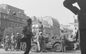 La Libération de Paris vue par Robert Capa | Balade urbaine