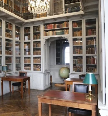 La bibliothèque patrimoniale de l'École militaire de Paris