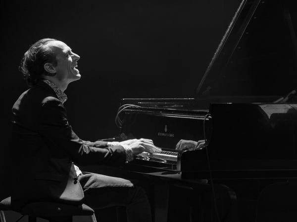 Rémi Toulon 4tet feat. Aurélie Tropez