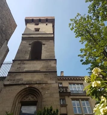Un voyage au Moyen Âge : la tour Jean sans Peur, unique vestige du palais des ducs de Bourgogne avec accès à l'expo Mode au Moyen Âge