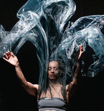 Zoé Lakhnati : The Glitching Protocol et This is la mort