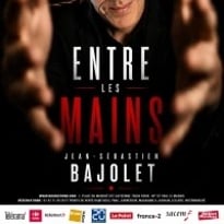 Entre les mains