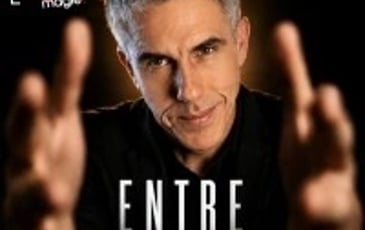 Entre les mains