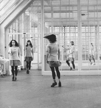 Rosas danst Rosas d' Anne Teresa De Keersmaeker : installation vidéo multi-écrans