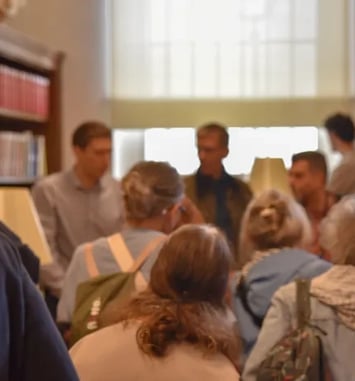 Suivez le guide : visitez la bibliothèque Sainte-Geneviève !