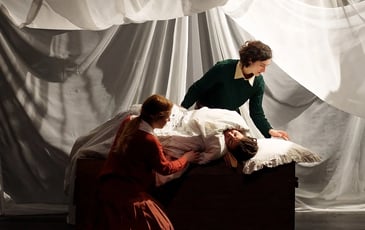 L’Incandescente et le Gang des cracheuses de sang