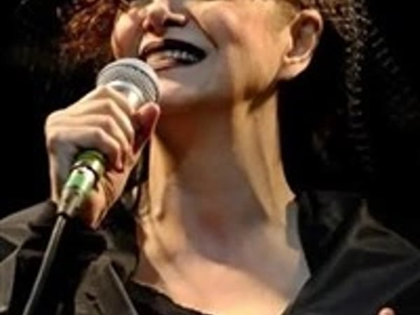 Sapho : Traverser la nuit, en chansons et en poésie