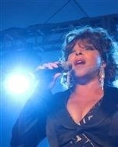 Leslie Lewis Sing Swing