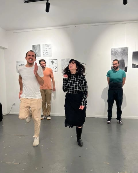 La Galerie prend vie, l'impro face aux oeuvres !