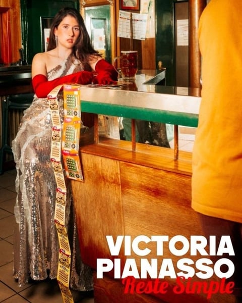 Victoria Pianasso dans Reste simple