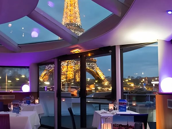 Paris Seine River Dinner Cruise with Rooftop and Live Singer