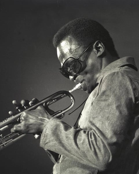 Miles Davis, la nuit aussi est un soleil