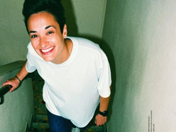 Caroline Estremo dans Normalement
