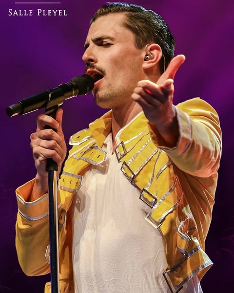 The Music of Queen, Live