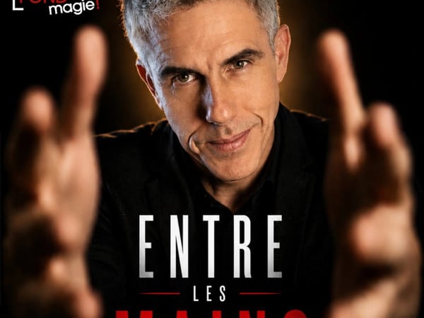 Entre les mains